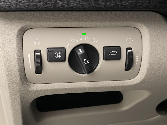 Volvo V40 D3 NAVIGACE AUT REZERVACE 2.0 d