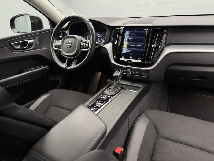 Volvo XC60 T5 MOMENTUM CZ 1.maj 2.0 Momentum