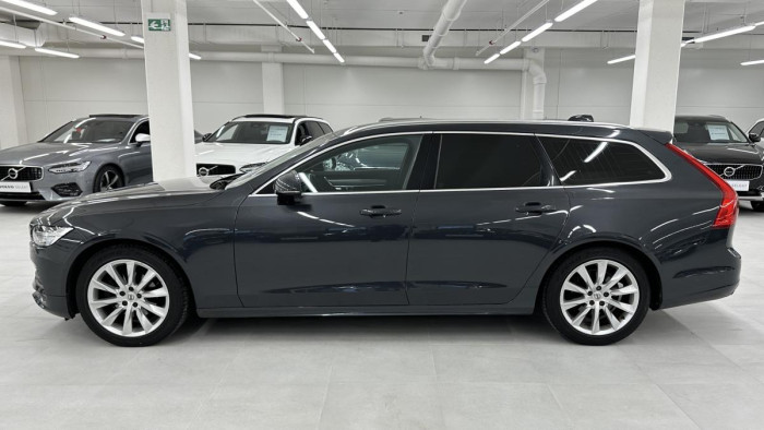 Volvo V90 D4 AWD MOMENTUM AUT REZERVACE 2.0 d Momentum