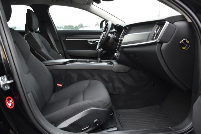 Volvo V90 D4 AWD MOMENTUM REZERVACE 2.0 d Momentum