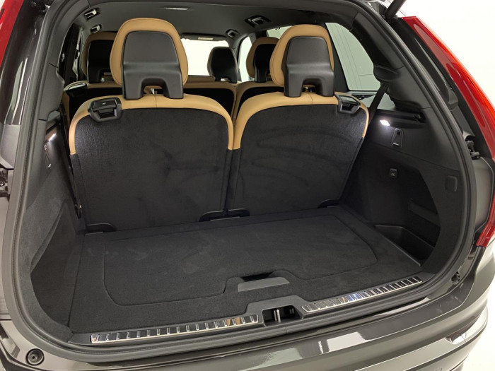 Volvo XC90 T8 AWD AT RECHARGE BRIGHT PLUS 2.0 AT Plus