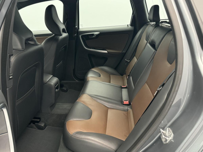 Volvo XC60 D4 AWD SUMMUM AUT REZERVACE 2.4 d Summum