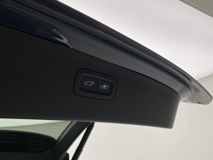 Volvo XC90 T8 AWD RECHARGE CORE 7míst