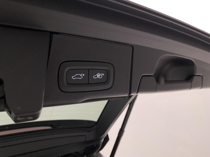 Volvo XC60 B4 AWD AUT DARK ULTIMATE