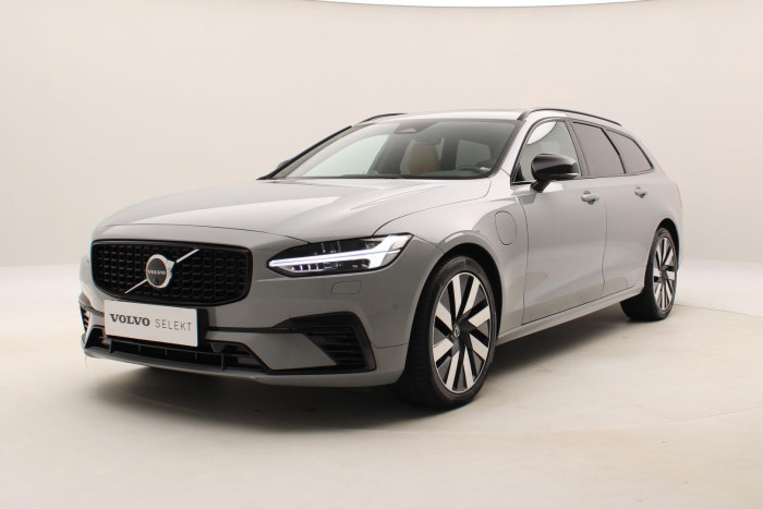 Volvo V90 T8 AWD ULTIMATE REZERVACE