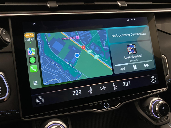 Lynk & Co 01 PHEV DCT AUT 1.maj REZERVACE