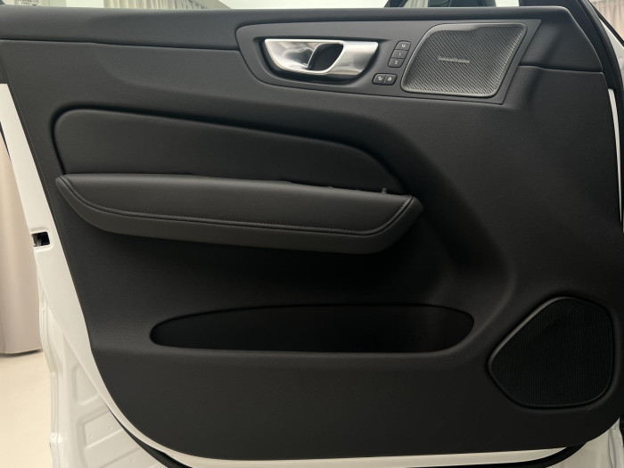 Volvo XC60 B5 AWD PLUS DARK AUT 1.maj.