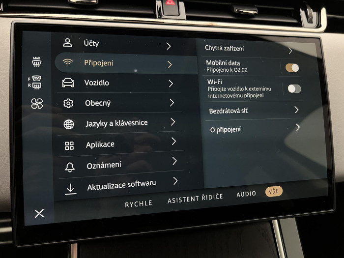 Land Rover Range Rover Evoque P250 DYNAMIC SE AWD AUT CZ 2.0 Dynamic SE