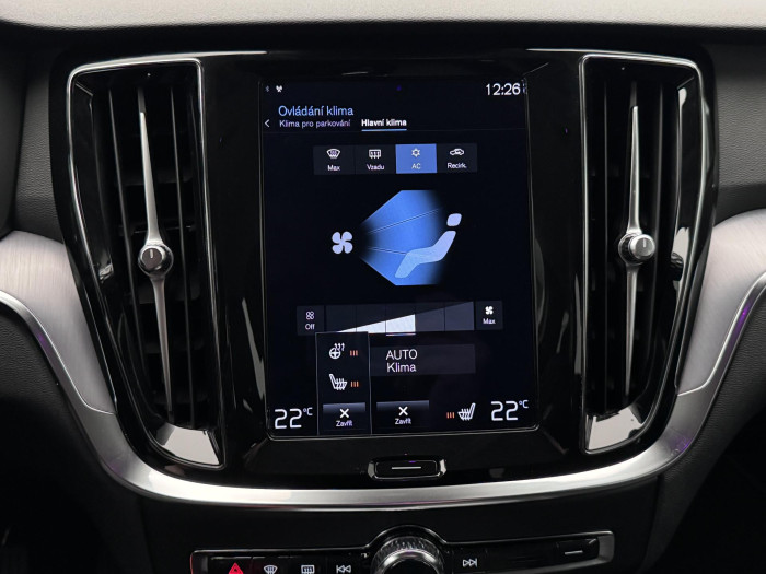 Volvo V60 B4 MOMENTUM PRO REZERVACE 2.0 Momentum