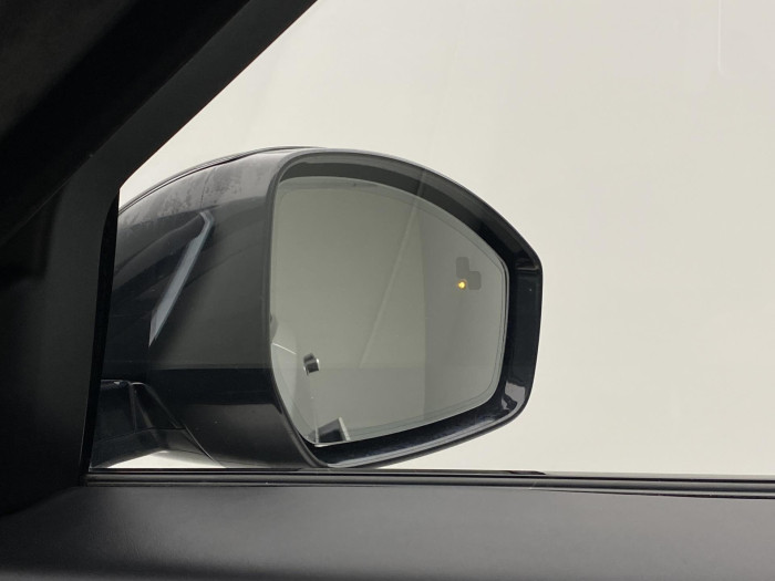 Land Rover Range Rover Velar D275 R-DYNAMIC AWD REZERVACE 3.0 d Dynamic