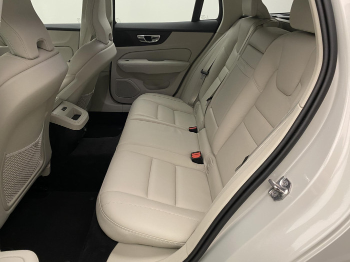 Volvo V60 D3 MOMENTUM PRO REZERVACE 2.0 d Momentum