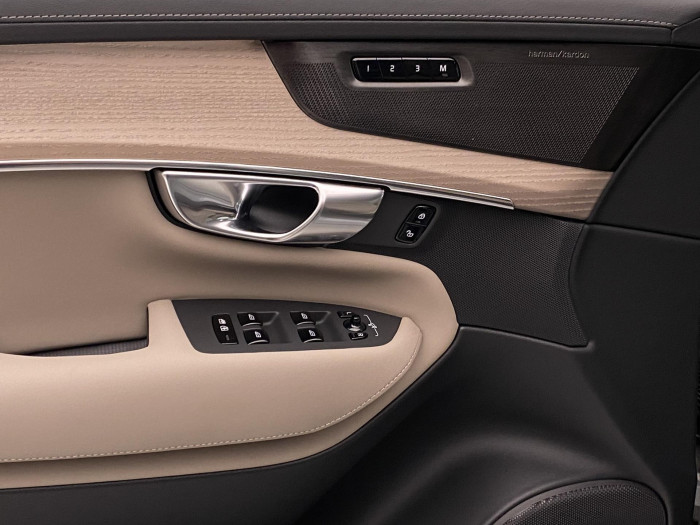 Volvo XC90 T8 AWD RECHARGE DARK PLUS 7m