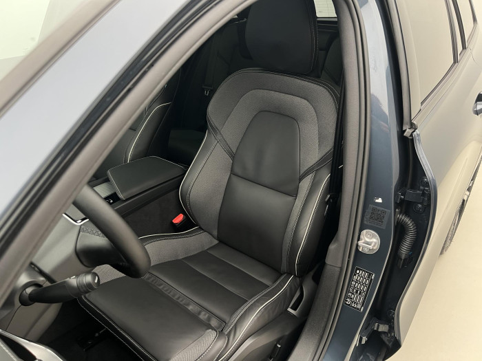 Volvo V60 B4 ULTRA DARK AUT 1.maj.