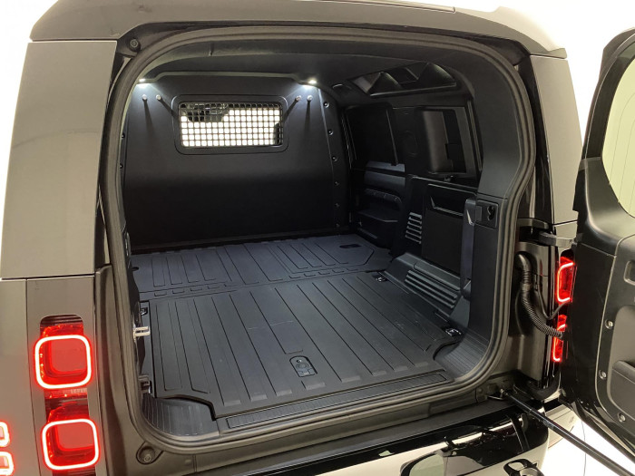 Land Rover Defender 110 HARD TOP D250 X-DYNAMIC SE 3.0 d Dynamic SE