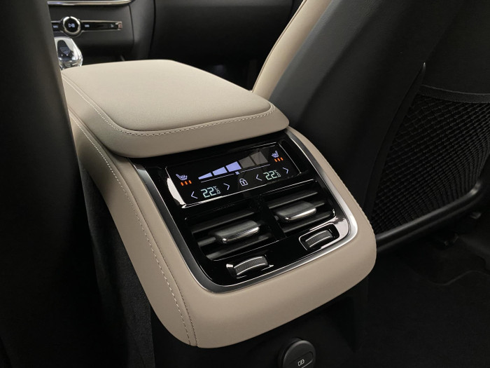 Volvo XC90 T8 AWD RECHARGE DARK PLUS 7m