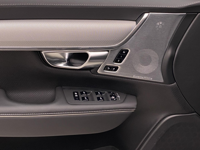 Volvo V90 T6 AWD PLUG-IN DARK ULTRA