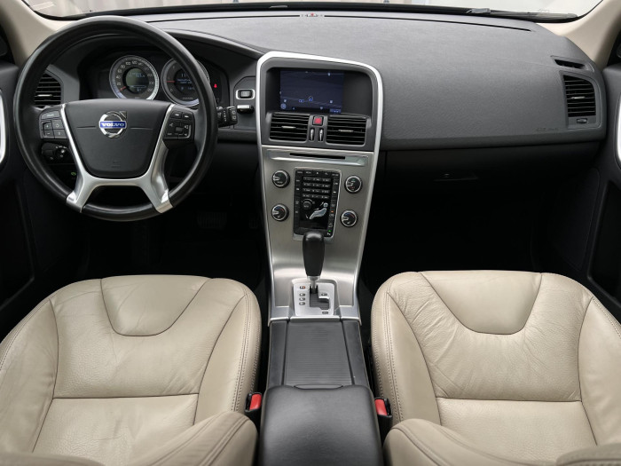 Volvo XC60 D3 AWD MOMENTUM AUT CZ 2.4 d Momentum