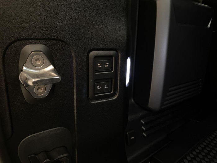 Land Rover Defender P635 OCTA AWD AUT