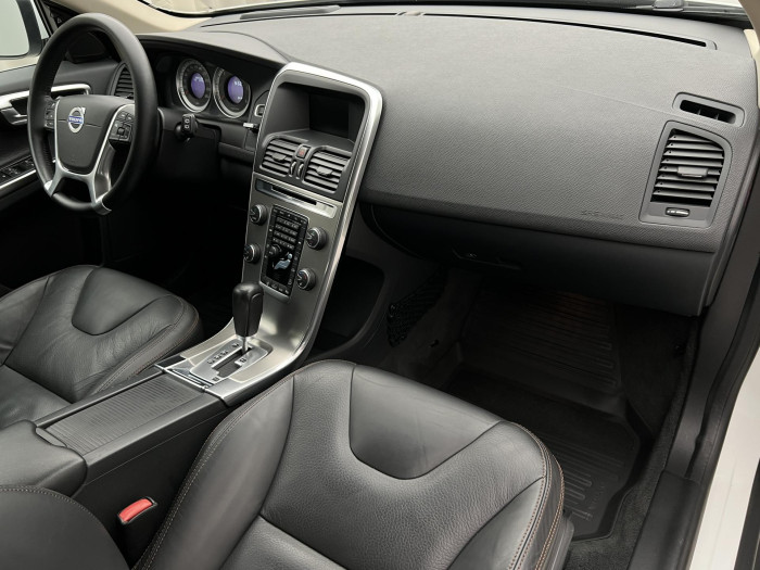 Volvo XC60 D3 AWD SUMMUM AUT CZ 2.4 d Summum