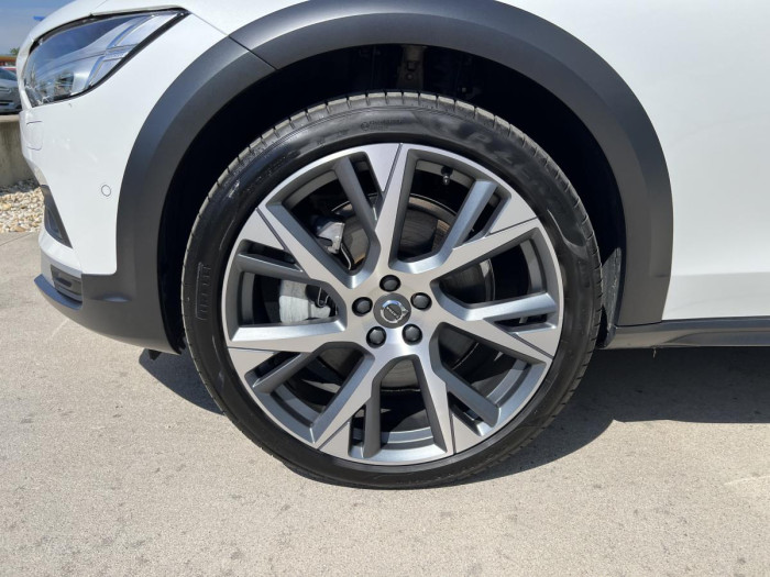 Volvo V90 CROSS COUNTRY B5 AWD Aut 1.maj