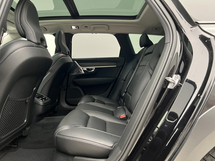Volvo V90 CC D5 AWD PRO AUT 1.maj. 2.0 d CC CC