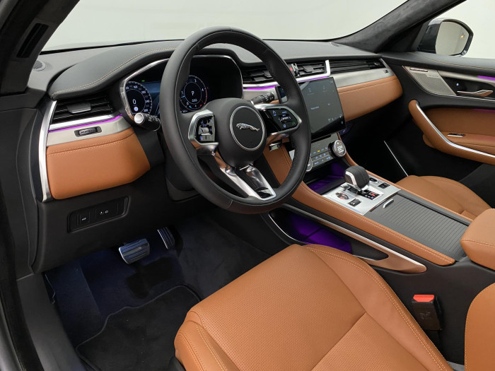 Jaguar F-Pace D300 R-DYNAMIC HSE REZERVACE 3.0 d Dynamic