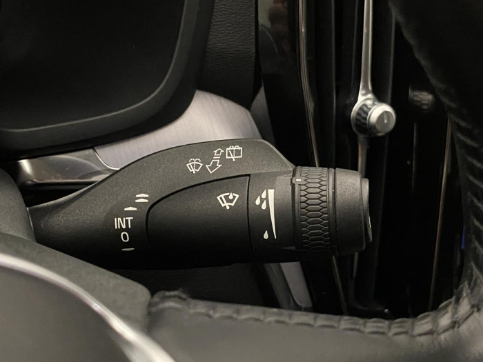 Volvo V60 B4 MOMENTUM AUT REZERVACE 2.0 Momentum