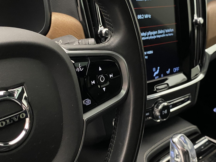 Volvo S90 T8 TWIN ENGINE INSCRIPTION