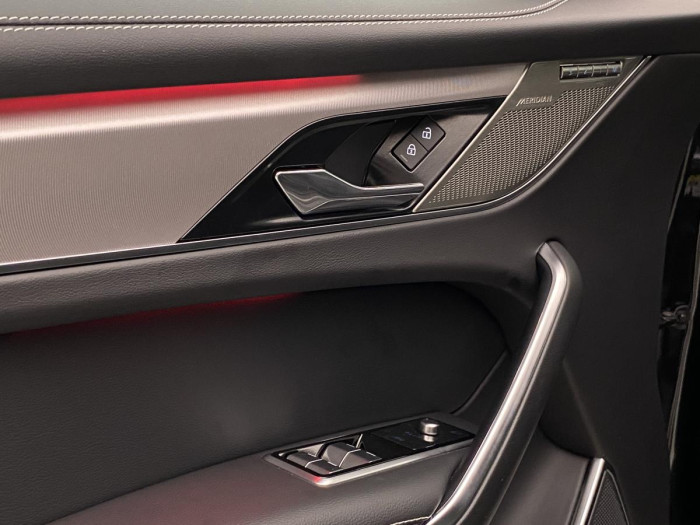 Jaguar F-Pace D200 R-DYNAMIC SE AWD AUT 2.0 d Dynamic SE