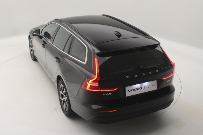 Volvo V60 B4 MOMENTUM AUT REZERVACE 2.0 Momentum