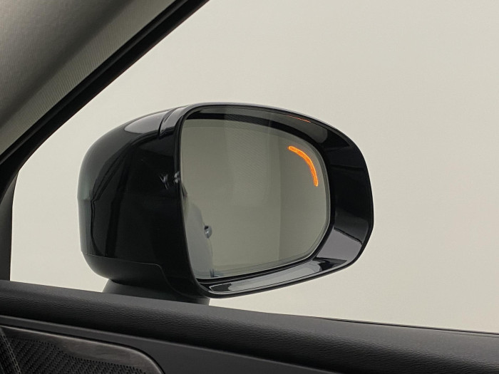 Volvo XC60 B4 AWD PLUS DARK AUT 1.maj