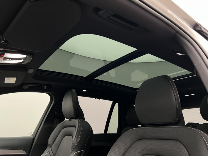 Volvo XC90 B5 AWD ULTIMATE DARK 7MÍSTNÁ