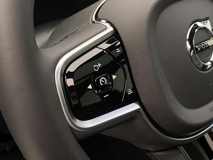 Volvo XC60 B5 AWD PLUS BLACK EDITION AUT