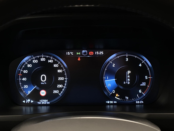 Volvo XC90 D5 AWD INSCRIPTION REZERVACE 2.0 d