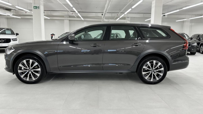 Volvo V90 CROSS COUNTRY B4 AWD REZERVACE