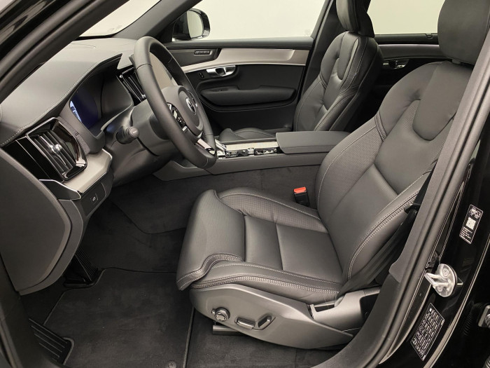 Volvo XC90 B5 AWD BLACK EDITION PLUS 7