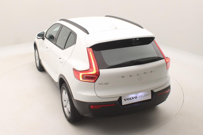 Volvo XC40 D3 MOMENTUM AUT CZ REZERVACE 2.0 d Momentum