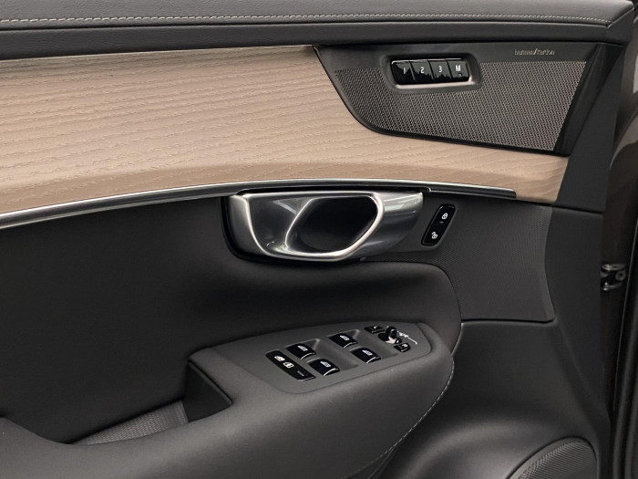 Volvo XC90 T8 AWD RECHARGE DARK PLUS 7m