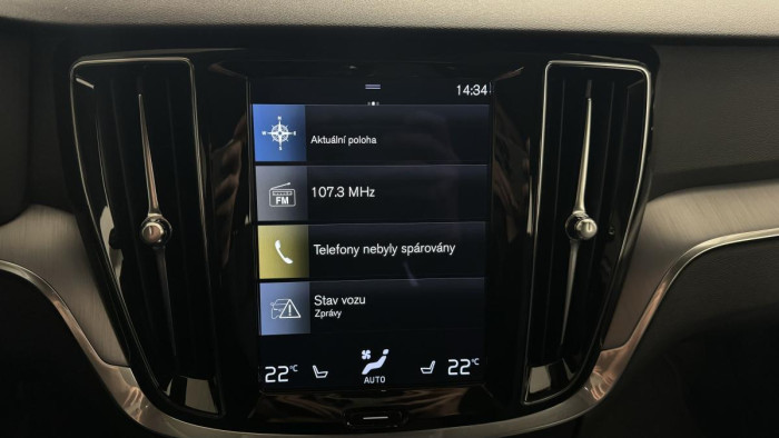 Volvo V60 B4 MOMENTUM AUT REZERVACE 2.0 Momentum