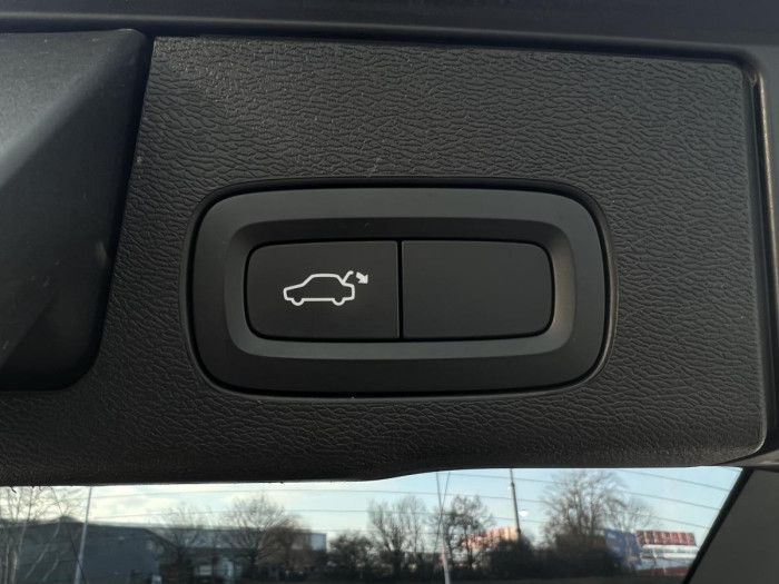 Volvo XC60 B4 AWD INSCRIPTION Aut CZ