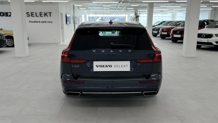 Volvo V60 T6 AWD RECHARGE AT REZERVACE 2.0 AT