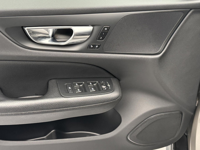 Volvo V60 CC B5 AWD PRO AUT CZ REZERVACE 2.0 CC CC