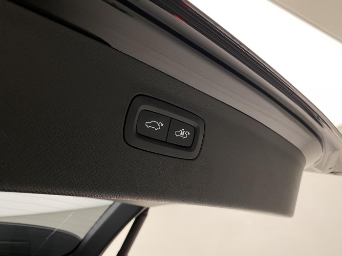 Volvo XC90 B5 AWD R-DESIGN AUT CZ