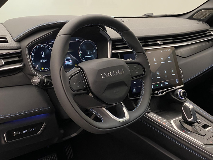 Lynk & Co 01 PHEV DCT AUT 1.maj REZERVACE