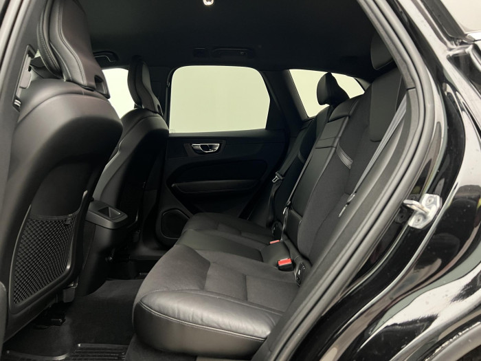 Volvo XC60 T5 AWD MOMENTUM PRO AUT CZ 2.0 Momentum