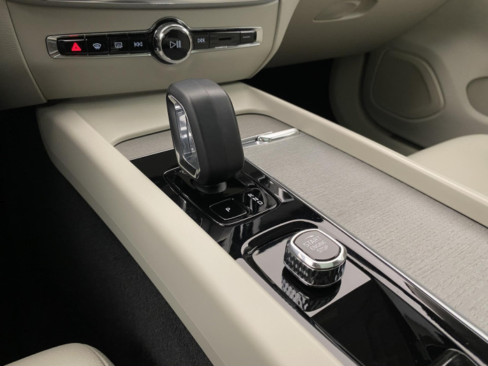 Volvo V60 CC B4 AWD BRIGHT PLUS AUT CZ