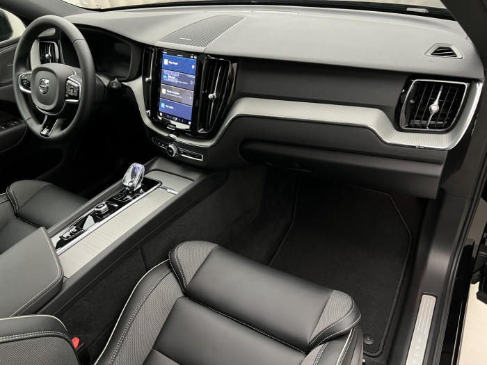 Volvo XC60 T6 AWD RECHARGE BLACK EDITION 2.0 Edition