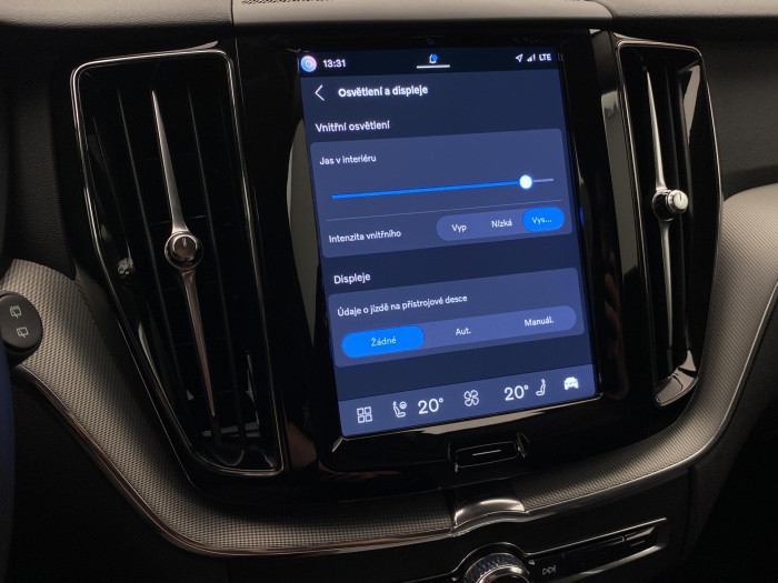 Volvo XC60 B5 AWD DARK PLUS AUT CZ