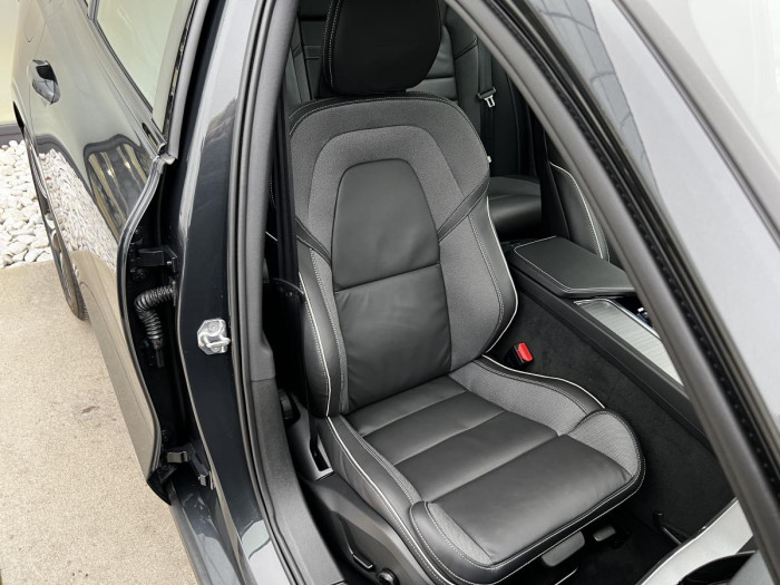 Volvo V60 T4 R-DESIGN AUT 1.maj.
