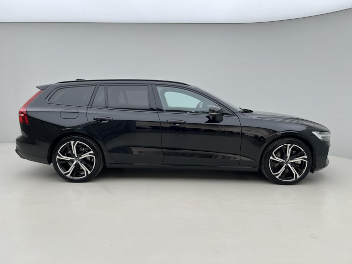 Volvo V60 T6 AWD RECHARGE ULTRA DARK AUT